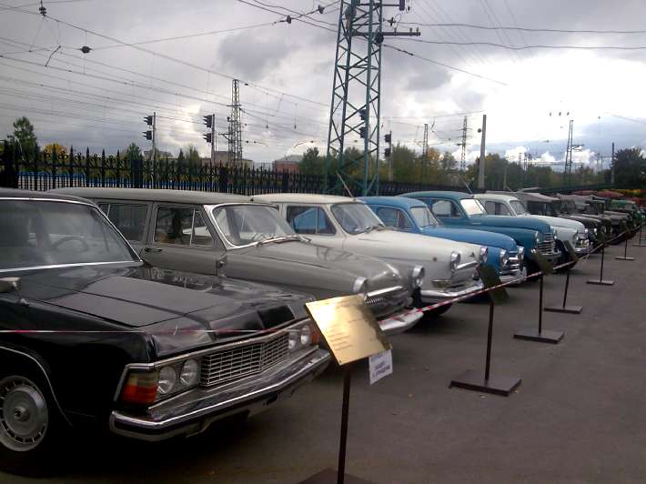 Выставка ретро-автомобилей в Новосибирске. Выставка ретро-автомобилей в Новосибирске.